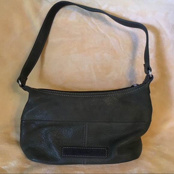 ✨HOST PICK✨ Fossil green leather purse - Picture 2 of 9